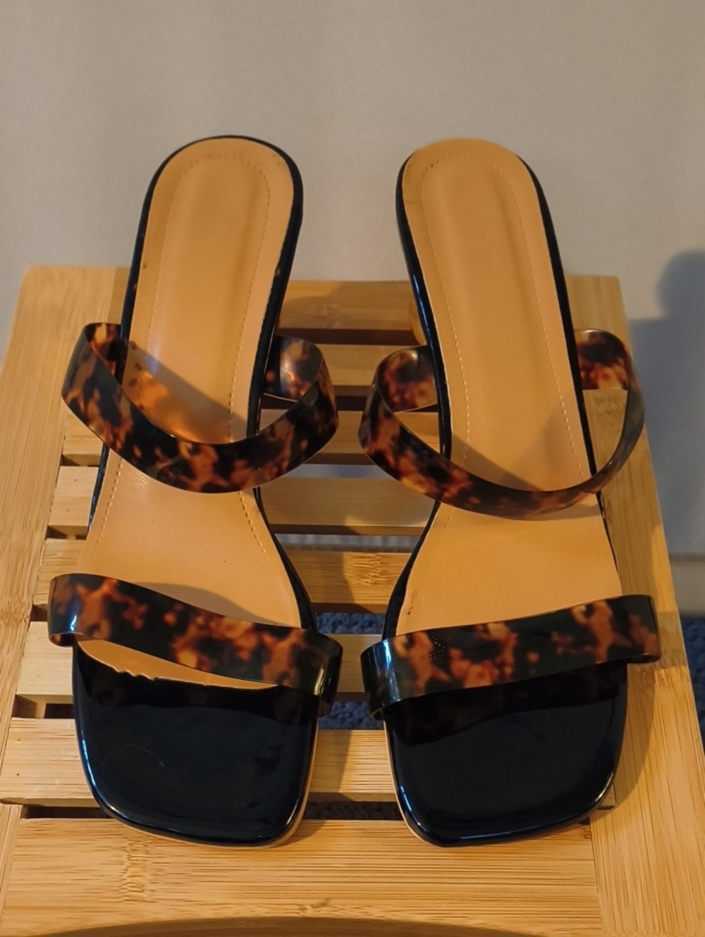 Like New Women’s Tortoiseshell Two-Strap Slide Sandals - Black & Brown Size 40
